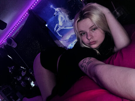 Alaston vuotanut OnlyFans-kuva Lil Freak 