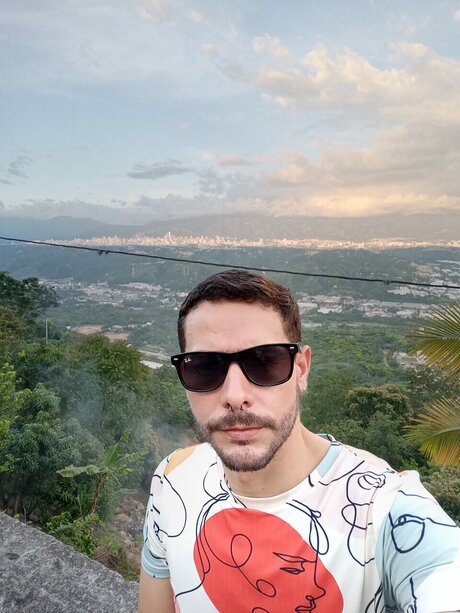 Alaston vuotanut OnlyFans-kuva Morbo Bga Col