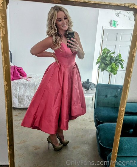 Naken läckt OnlyFans-bild av Megnfit