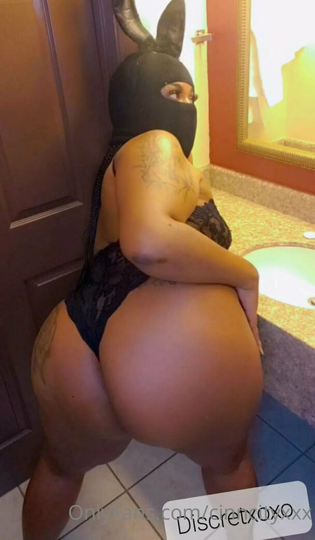 Nacktes geleaktes OnlyFans-Foto von Cinncityxxx