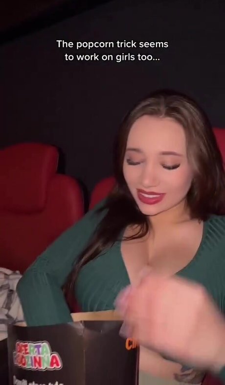 Naken lekkede OnlyFans-bilde av Helenloveschailatte