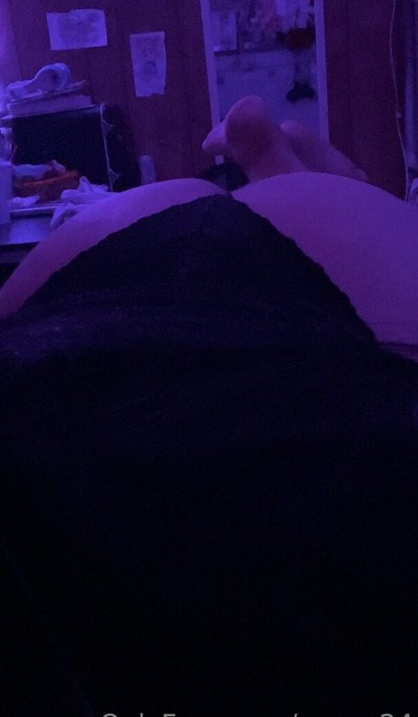 Naakte gelekte OnlyFans-foto van Eveee24