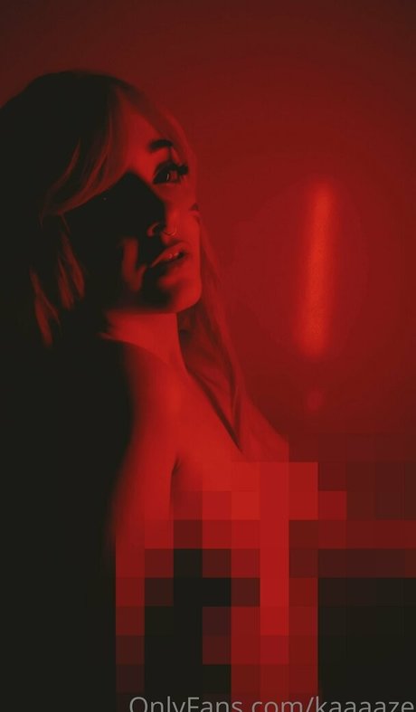 Naken läckt OnlyFans-bild av Kaaaaze