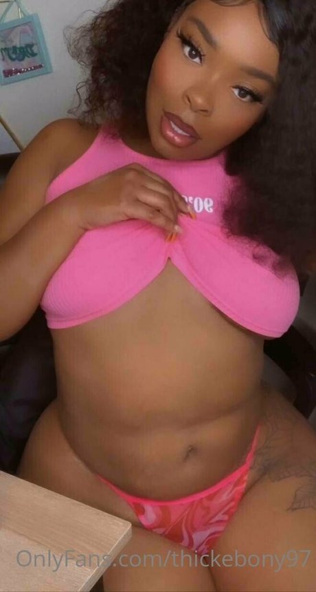 Naken läckt OnlyFans-bild av Thickebony97