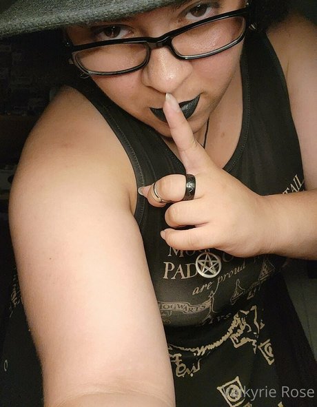 Nagie wyciekłe zdjęcie OnlyFans od Valkyrierosefreee
