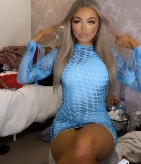 Nacktes geleaktes OnlyFans-Foto von Cora Leilani