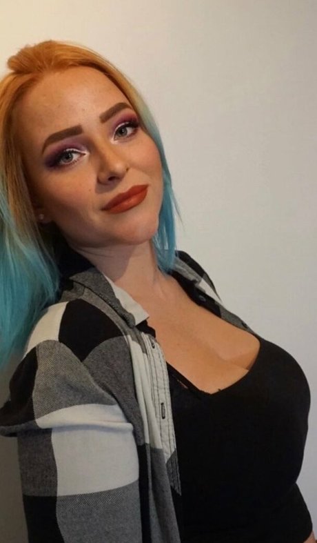 Naken lekkede OnlyFans-bilde av Sarah Neuhaus