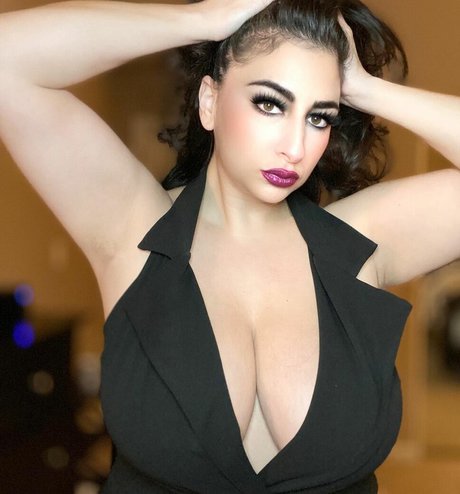 Naken läckt OnlyFans-bild av Arikittee