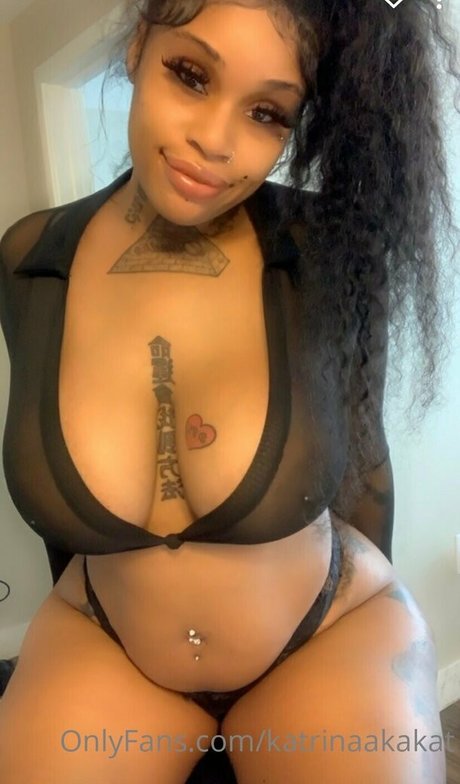 Naken läckt OnlyFans-bild av Katrinaakakat
