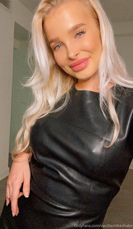 Angelpussy18  nude leaked OnlyFans photo