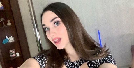 Foto di nudo di fuga di OnlyFans di Rosevnvunofficial