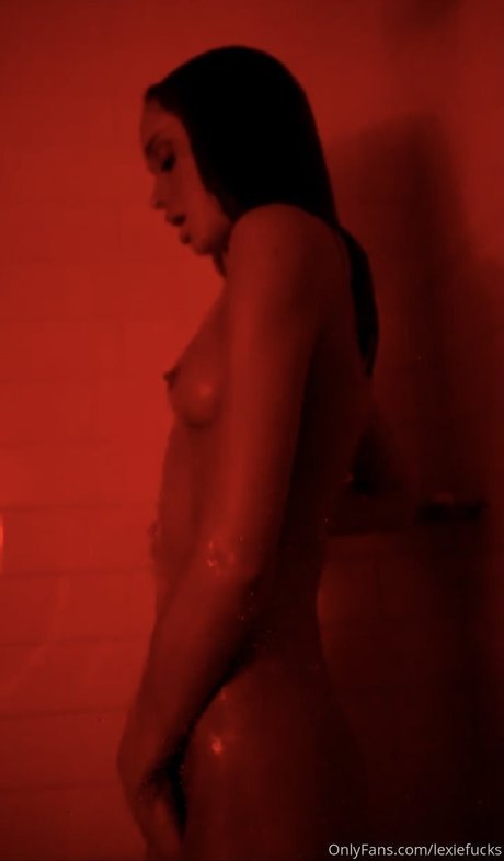 Naken lekkede OnlyFans-bilde av Lexiefucks