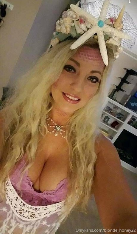Foto desnuda filtrada de OnlyFans de Blondehoney22
