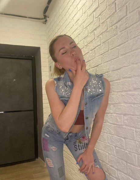 Naken lekkede OnlyFans-bilde av Alinamy
