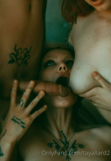 Naken läckt OnlyFans-bild av Goldenagexxx