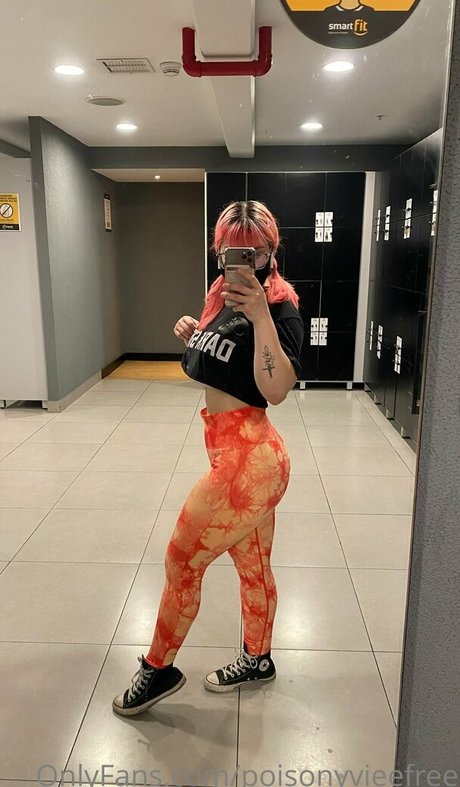 Poisonyvieefree OnlyFans 유출 누드 사진