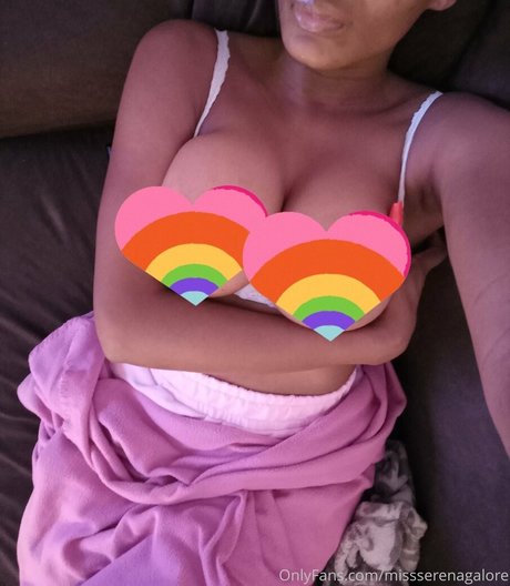 Naken läckt OnlyFans-bild av Missserenagalore