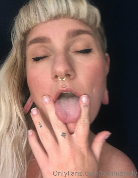 Naken lekkede OnlyFans-bilde av Bonnielady