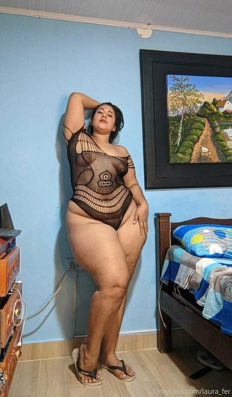 Naken läckt OnlyFans-bild av Laurafer