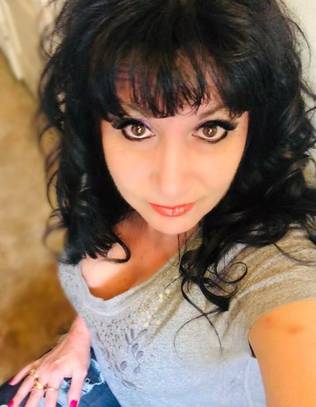 Alasti lekkinud OnlyFans-i pilt Ginaraemichaels