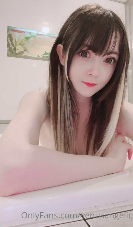Naakte gelekte OnlyFans-foto van Venusangelic