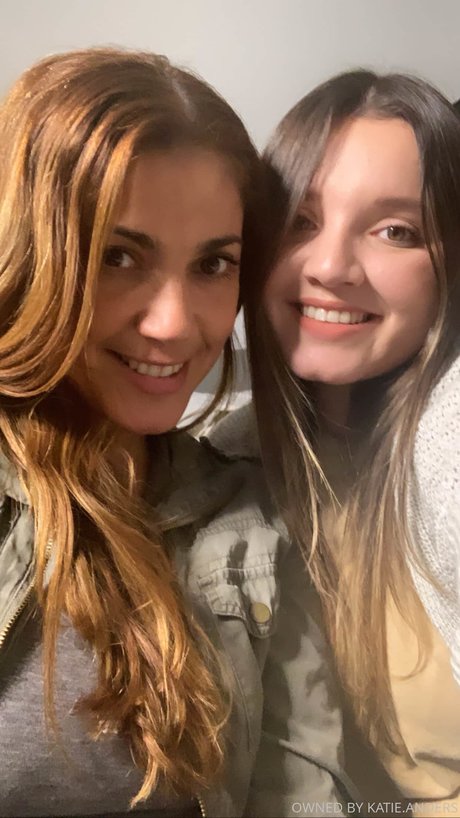 Alasti lekkinud OnlyFans-i pilt Katie And Rose Anders