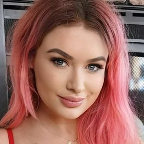 Foto di nudo di fuga di OnlyFans di Laura Lux