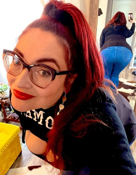 Nahá fotka uniklých OnlyFans od Allie Wayne