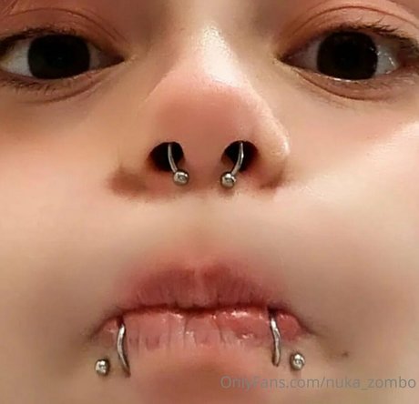 Nacktes geleaktes OnlyFans-Foto von Naughtynuka