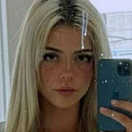Naken läckt OnlyFans-bild av Aprilrae