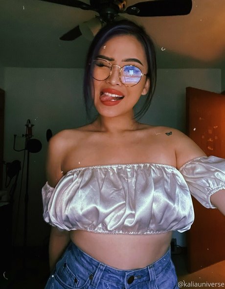 Kaliauniverse OnlyFansリークヌード写真