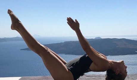 Nahá fotka uniklých OnlyFans od Dimitra Charilaou