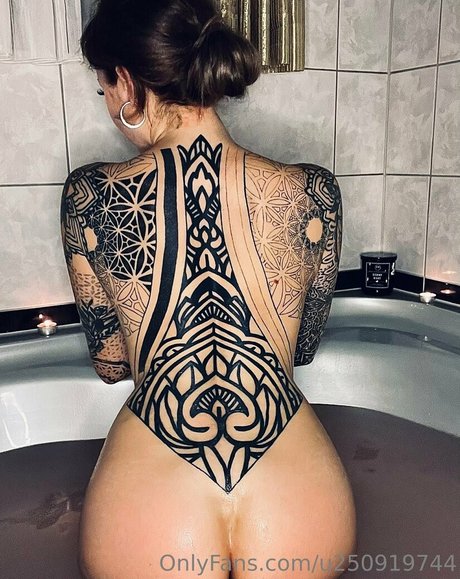 Naken lekkede OnlyFans-bilde av Sarahmeeeow