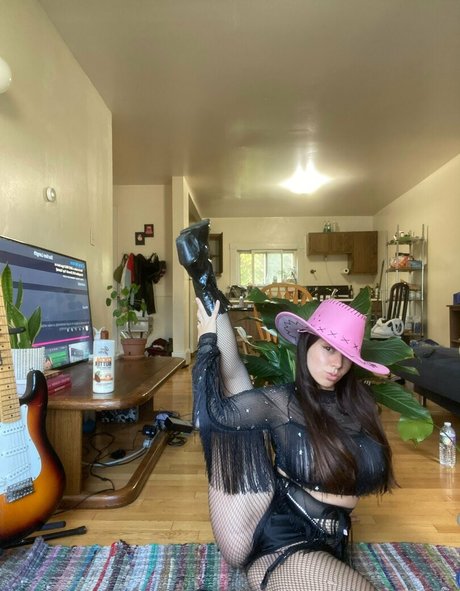 Naken läckt OnlyFans-bild av Bendy Lola