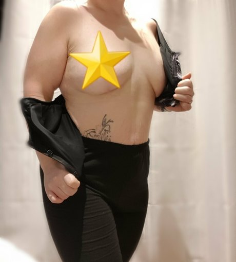 Naken läckt OnlyFans-bild av Laurenn05free