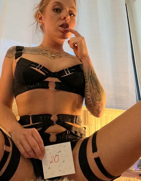 Naakte gelekte OnlyFans-foto van Nurselayla