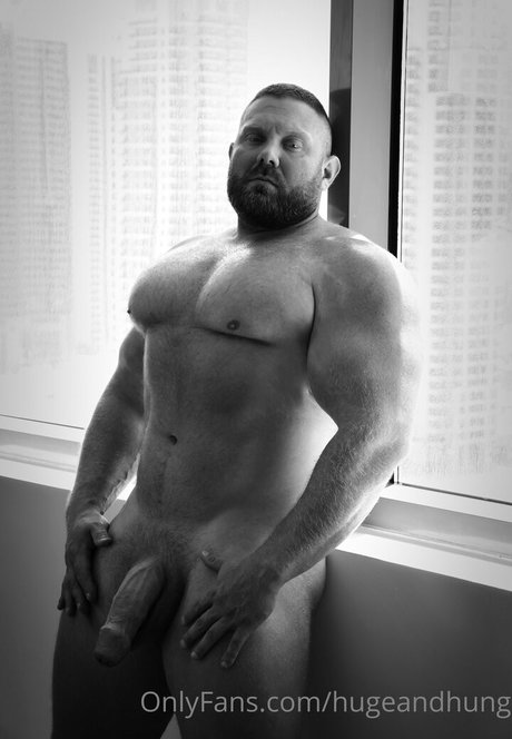 Hugeandhung