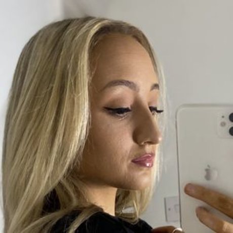 Naken läckt OnlyFans-bild av Nikkitta Sawyer