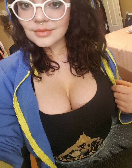 Naken läckt OnlyFans-bild av Salinafloye