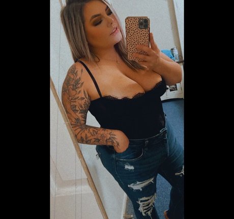 Lilly Zamora