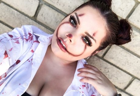 Lilly Zamora