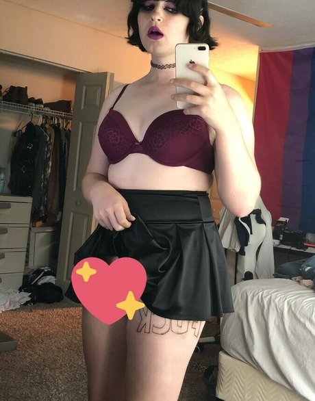 Nøgent lækket OnlyFans-billede af Scarlet Skeie