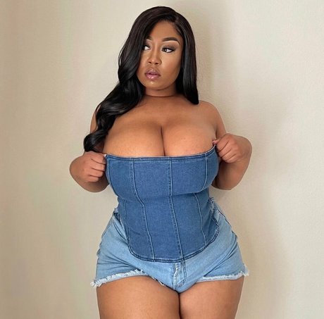 Brittneytonee
