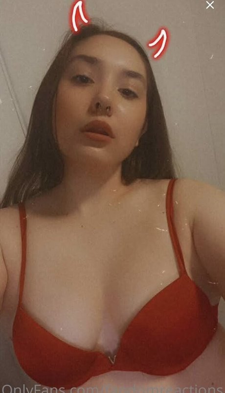 Alasti lekkinud OnlyFans-i pilt Fandomreactions
