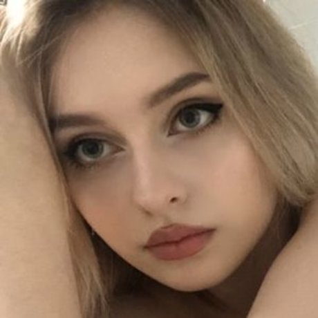 Alaston vuotanut OnlyFans-kuva Maryana Moss