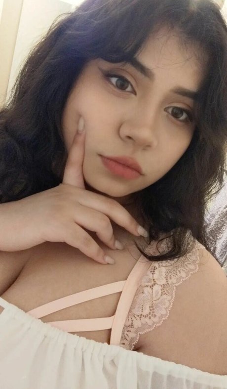 Naken lekkede OnlyFans-bilde av Yeonniebaby