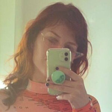 Nahá fotka uniklých OnlyFans od Smokeandsomno