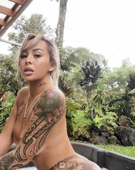 Naken läckt OnlyFans-bild av Kiheihunneh Hawaii Chick