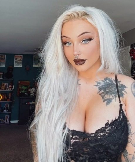 Naken läckt OnlyFans-bild av Screamqueen68