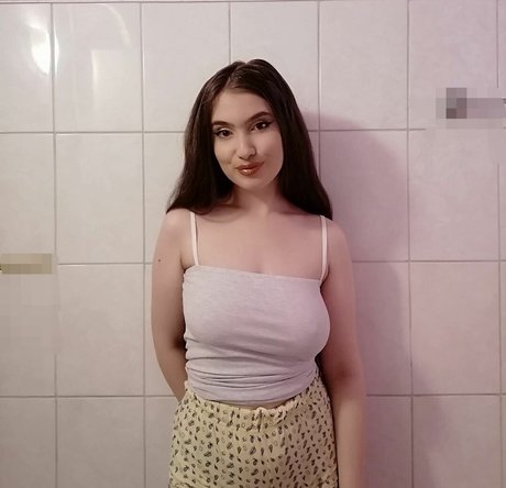 Naken lekkede OnlyFans-bilde av Coanda Mihaela